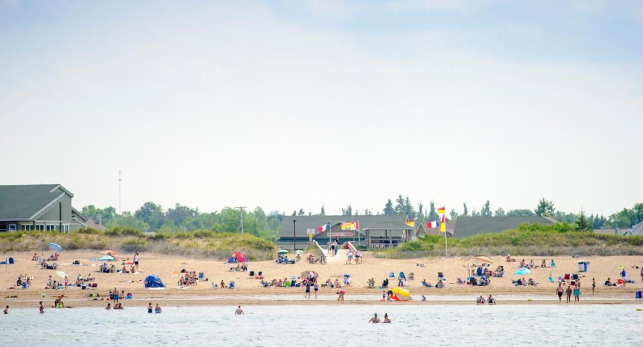 Shores Inn & Hotel Shediac Extérieur photo